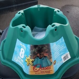 Oasis Christmas Tree Stand new